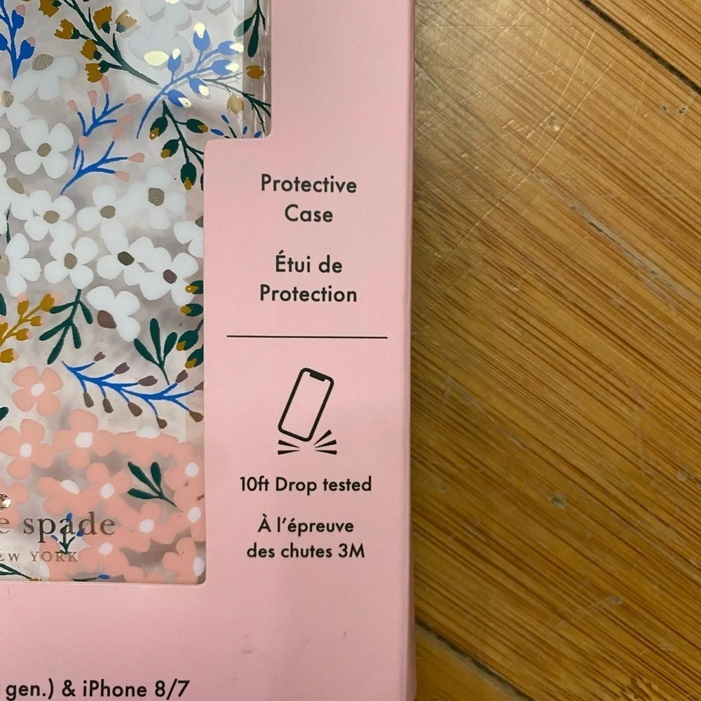 Kate Spade New York Protective Hardshell Case designed for iPhone SE